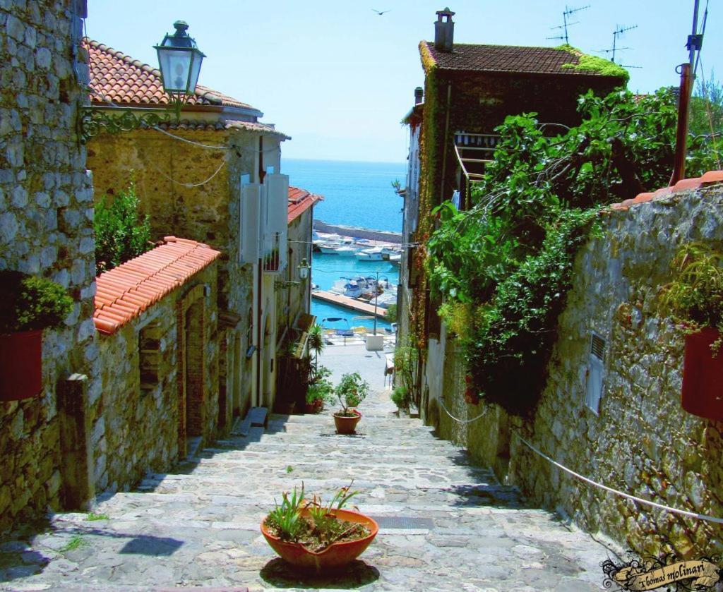 By The Sea In Scario Apartment Exterior photo