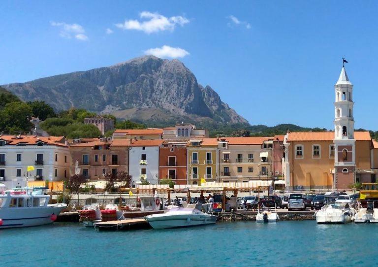 By The Sea In Scario Apartment Exterior photo